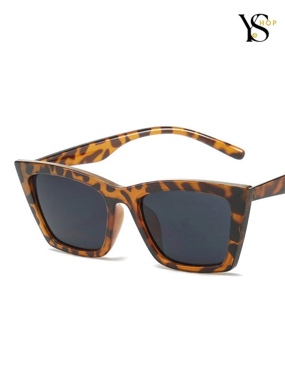 Adoptez le style établi avec nos lunettes de soleil œil de chat – Petites montures carrées rétro tendance pour femme.